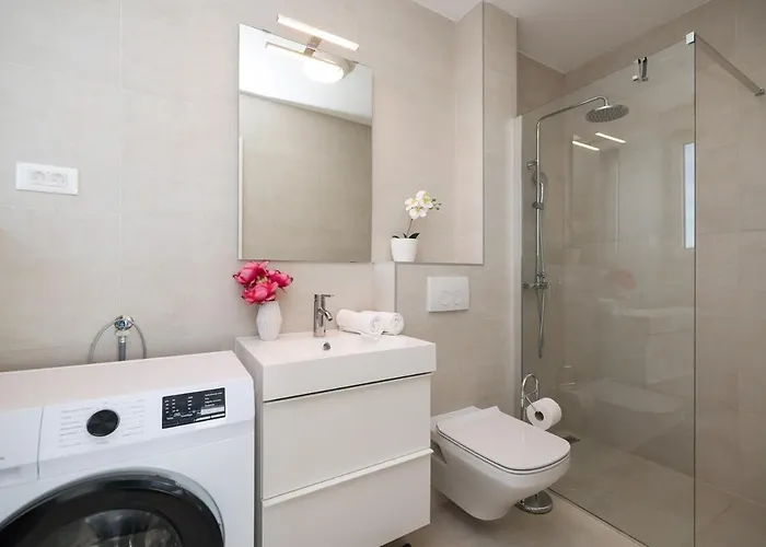 Villa Miri R1 *