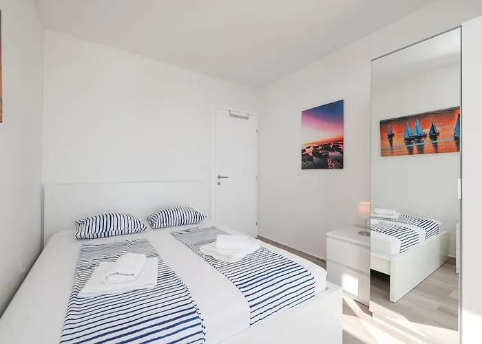 Miri R1 Villa